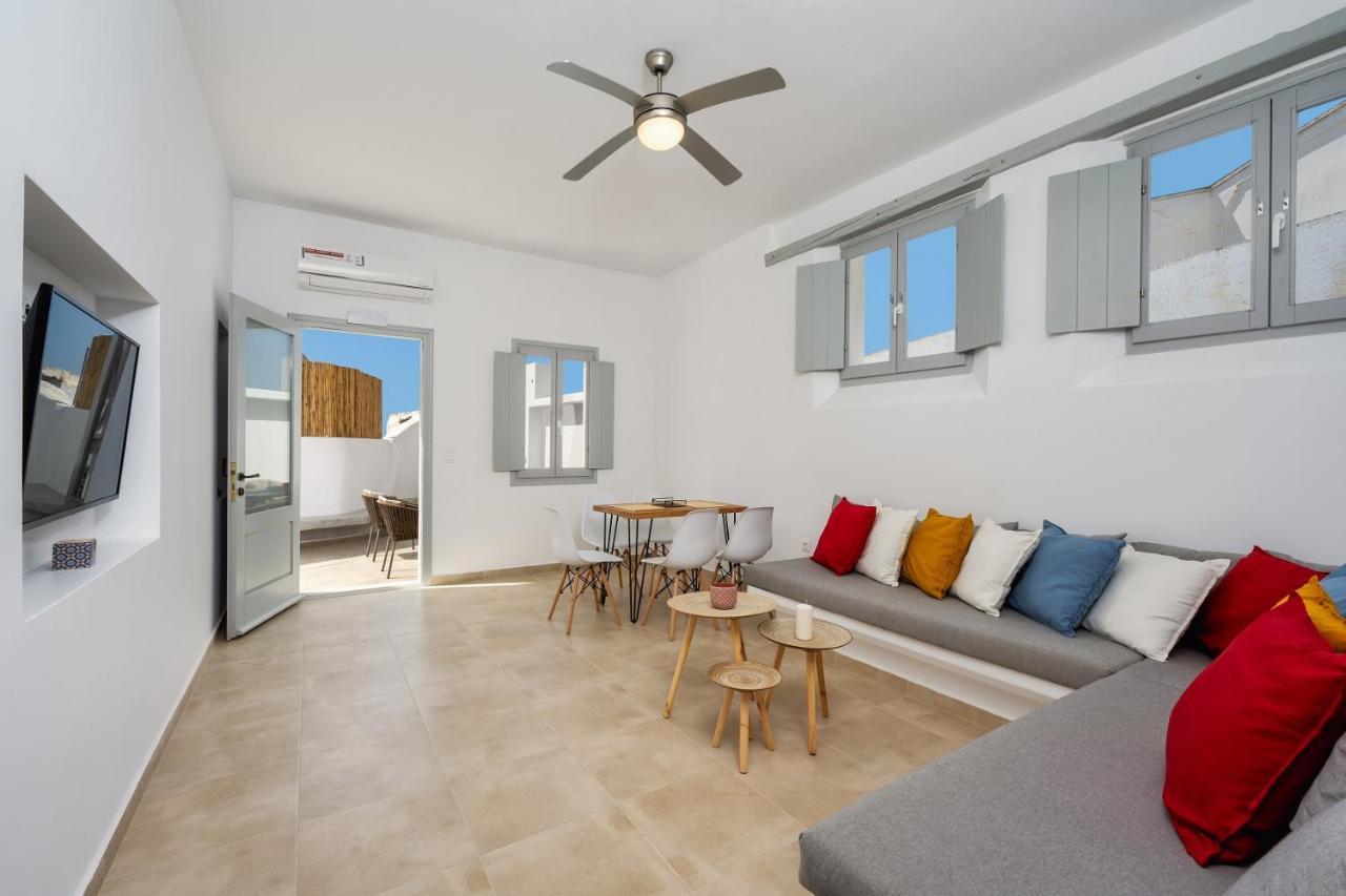 Astivi Santorini Apartments Pyrgos Kallistis Bagian luar foto